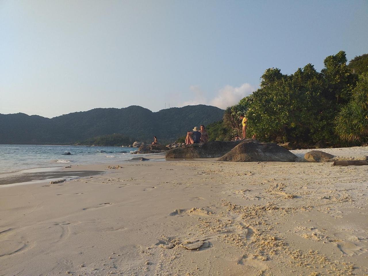 Homestay Cham Island Lau Thu *